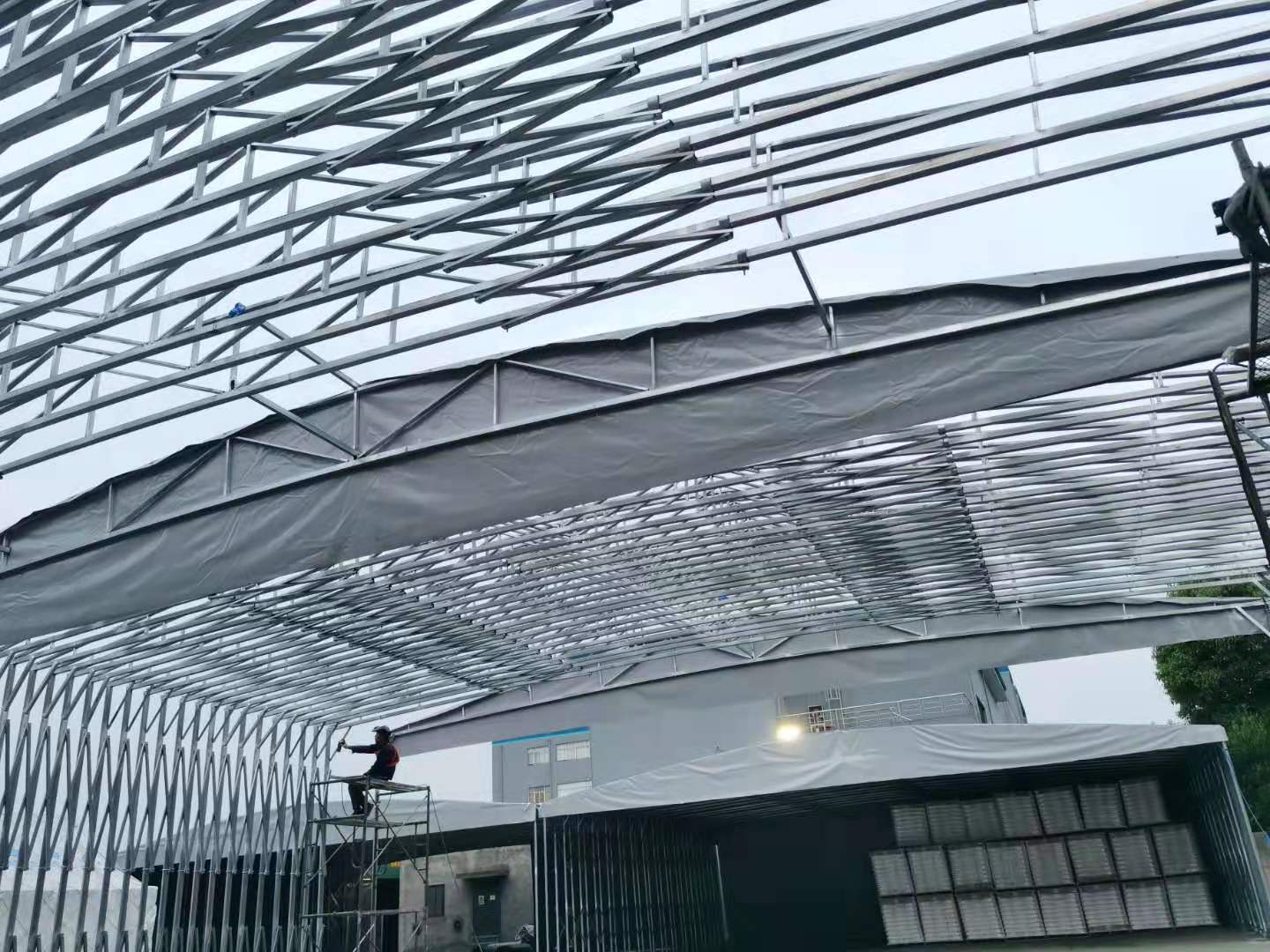 活動雨棚